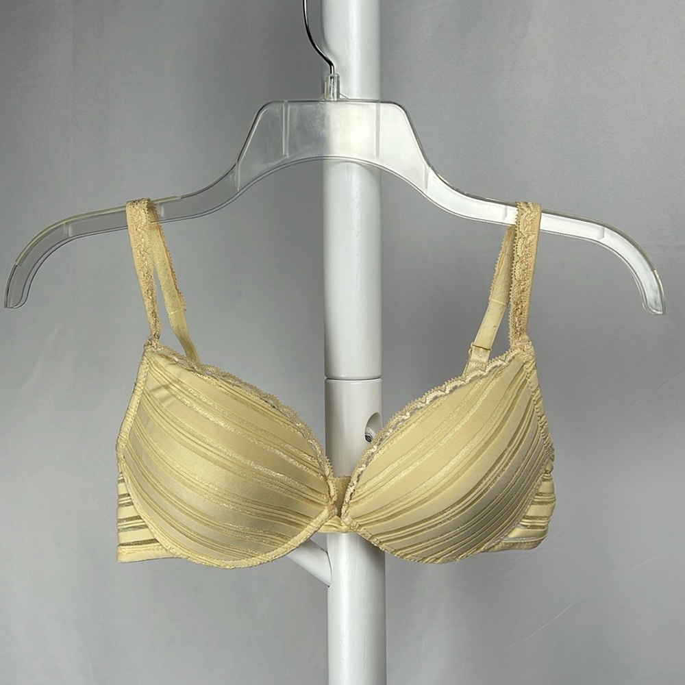 Q-T Yellow Demi Bra Sheer Stripe Lace Trim Molded Cup T-Shirt Intimates 34C